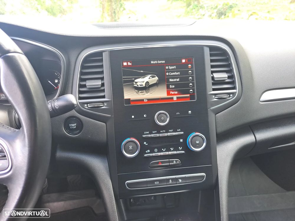 Renault Mégane TCe 140 GPF INTENS - 24