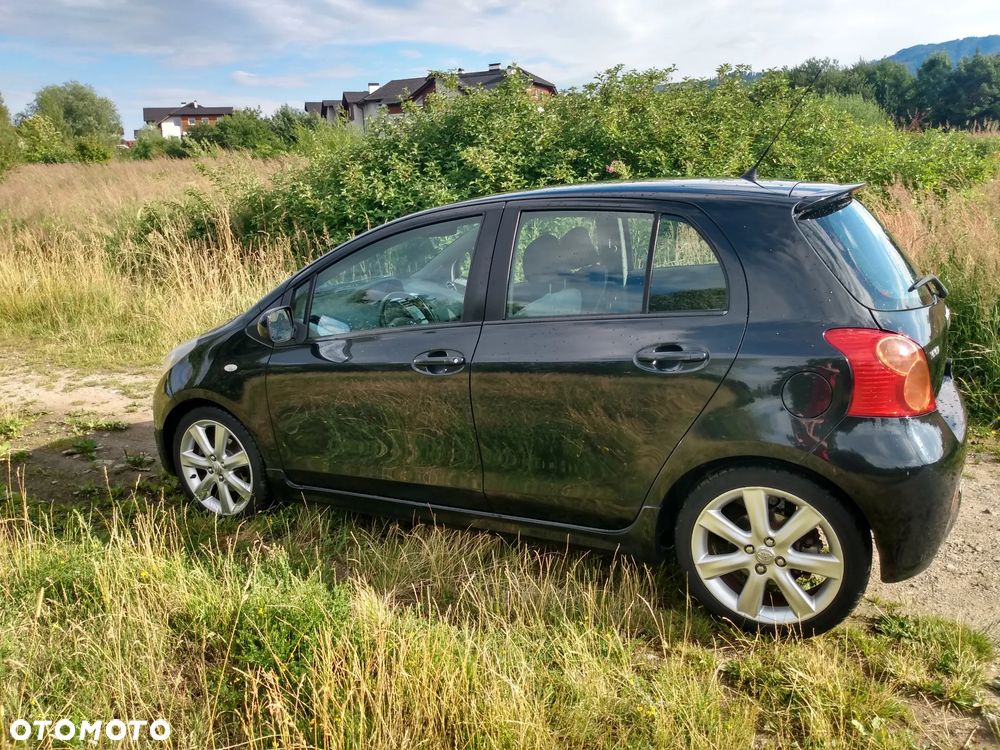 Toyota Yaris - 11