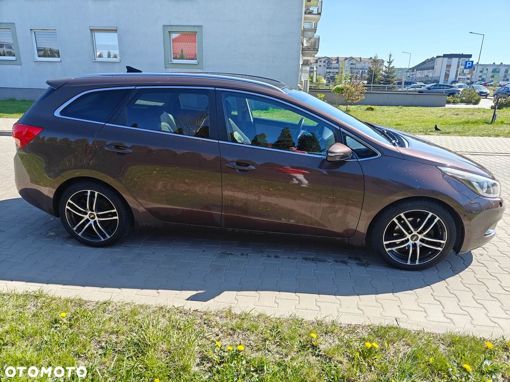 Kia Ceed 1.6 CRDi 128 Platinum Edition - 4