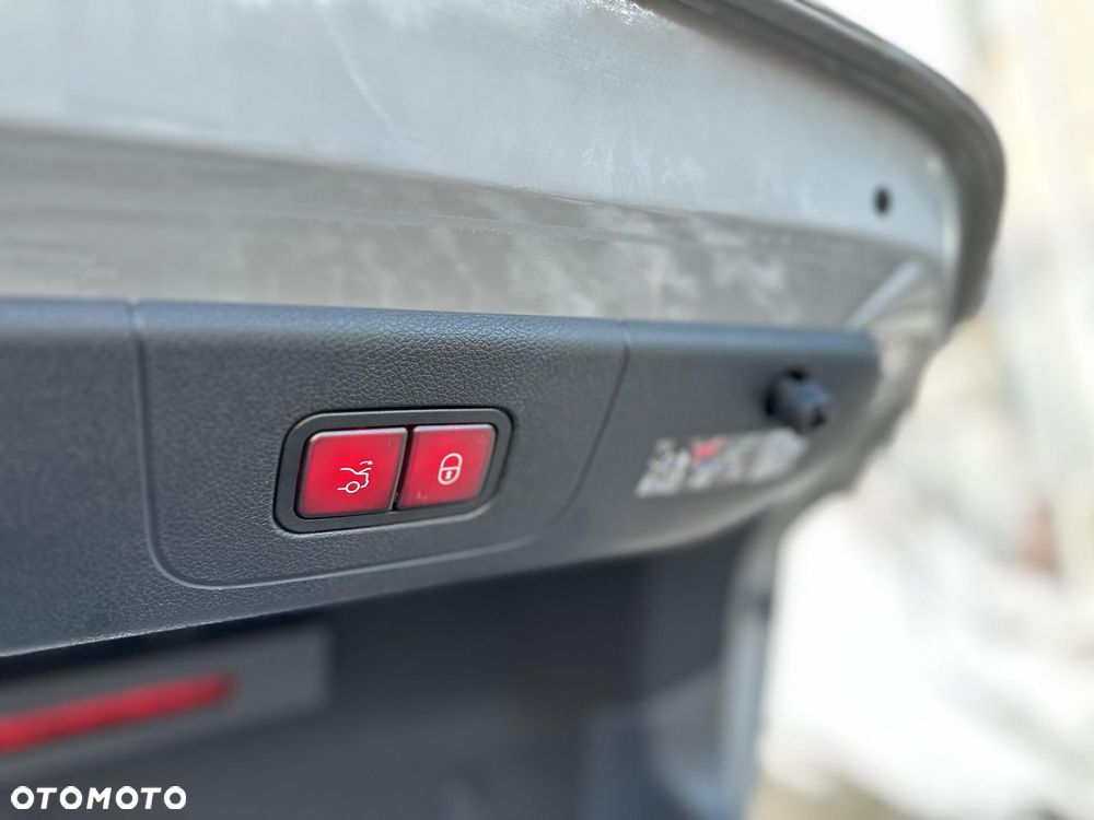 Mercedes-Benz CLA 200 mHEV 8G-DCT - 17