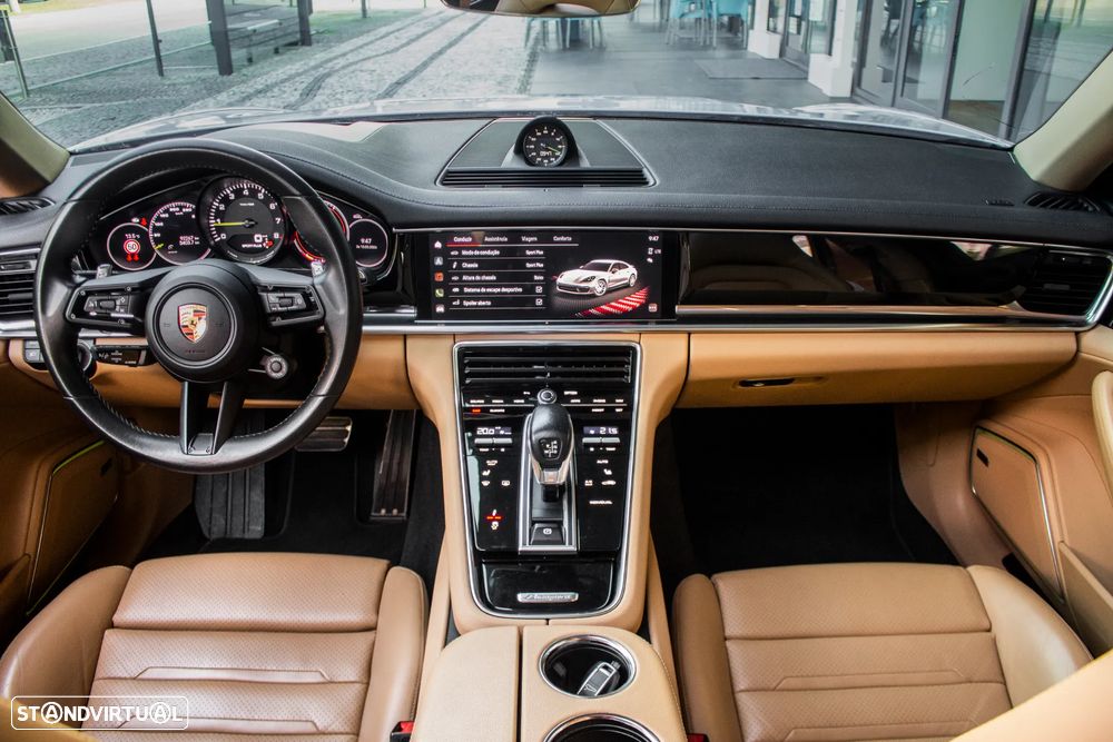 Porsche Panamera 4 E-Hybrid Platinum Edition - 42