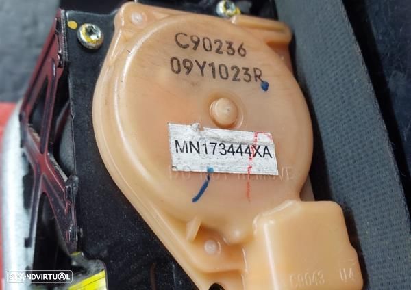 Cinto Frente Direito Mitsubishi L 200 / Triton Camião De Plataforma/Ch - 2