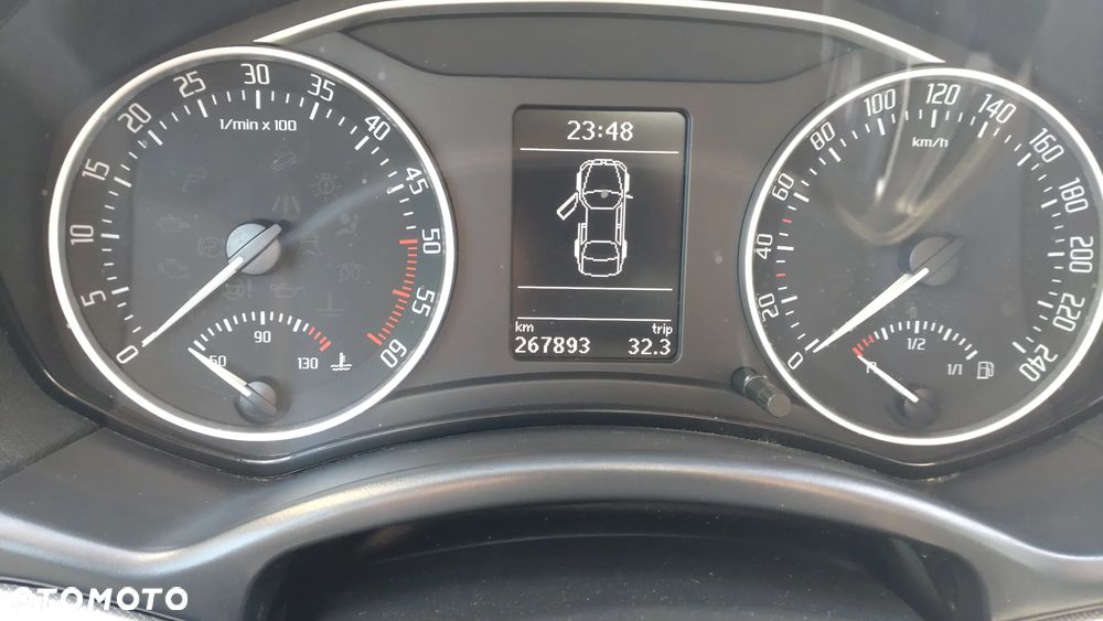 Skoda Octavia 2.0 TDI Ambiente DSG - 9