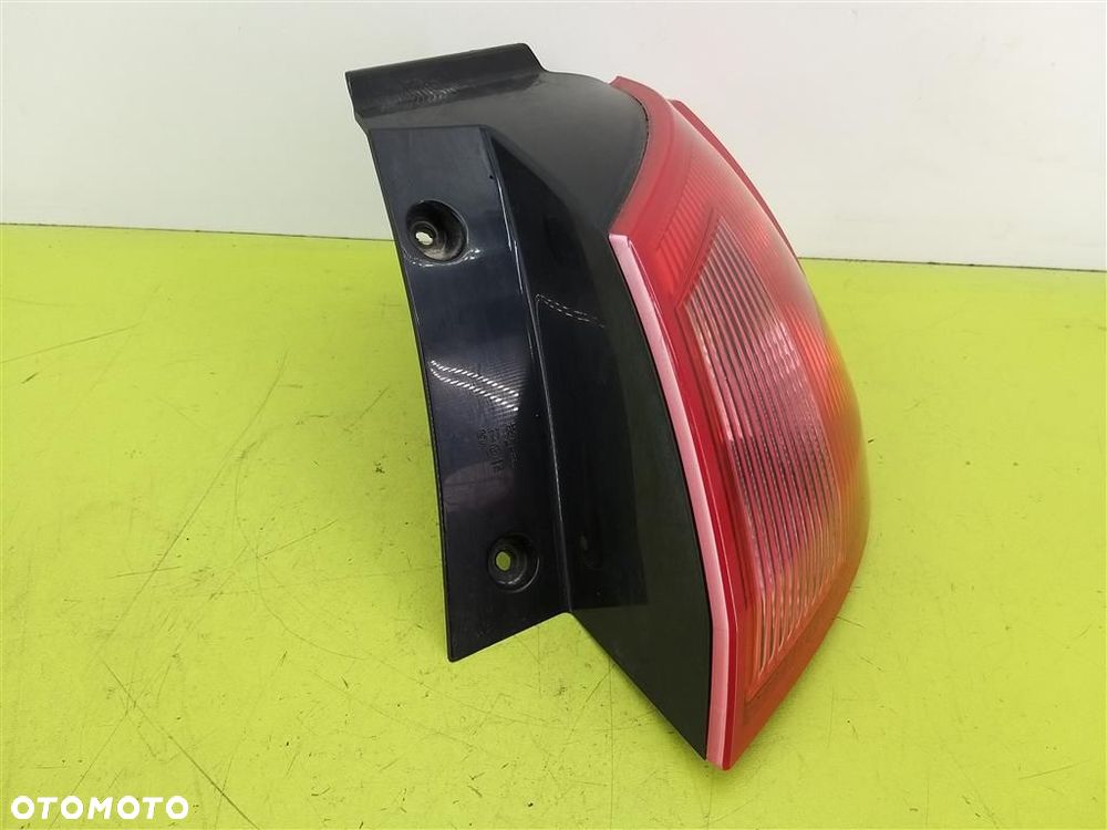 Lampa prawa tylna tył Mitsubishi Colt Z30 2004-2012 MR957366 ORYGINAŁ - 2