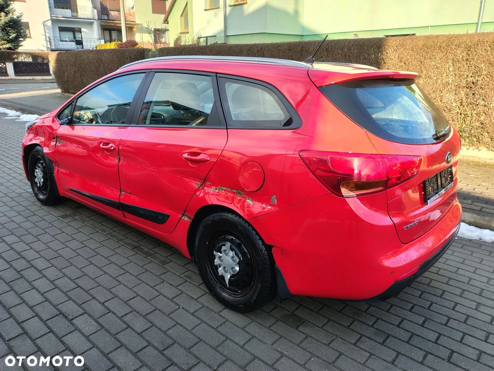 Kia Ceed 1.6 GDI ISG Dream-Team Edition - 5