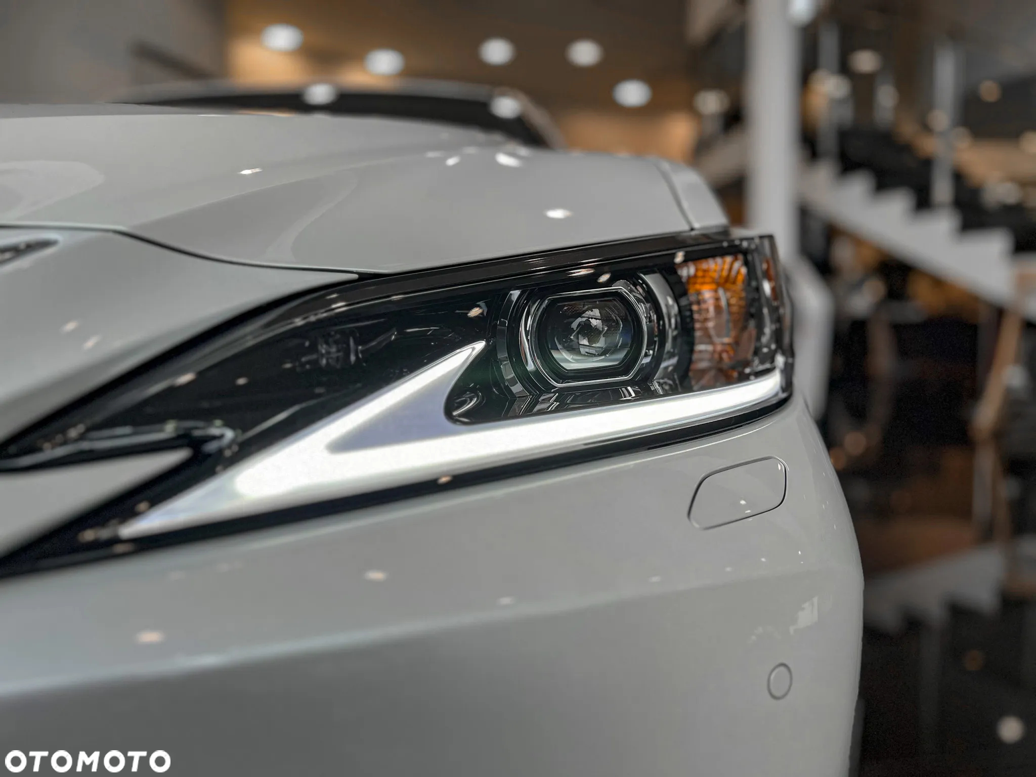Lexus ES 300h Business Edition - 7