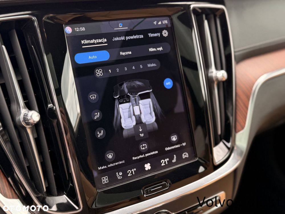 Volvo V60 Cross Country - 17