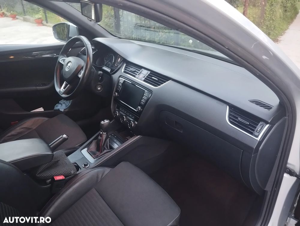 Skoda Octavia 2.0 TDI RS - 23