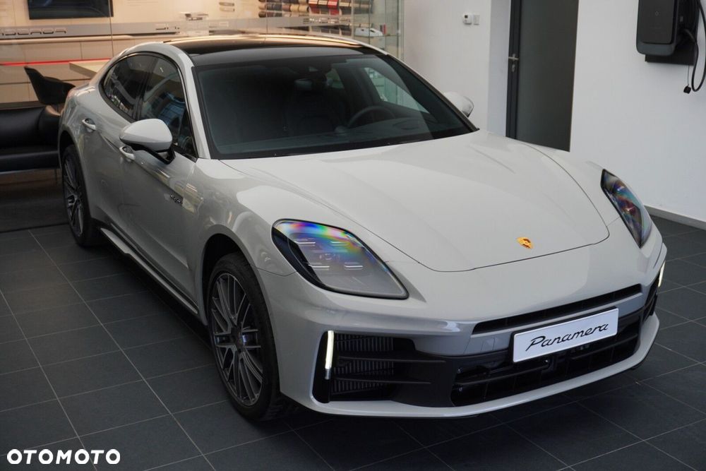 Porsche Panamera - 4