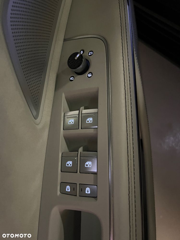 Audi A8 55 TFSI quattro tiptronic - 25