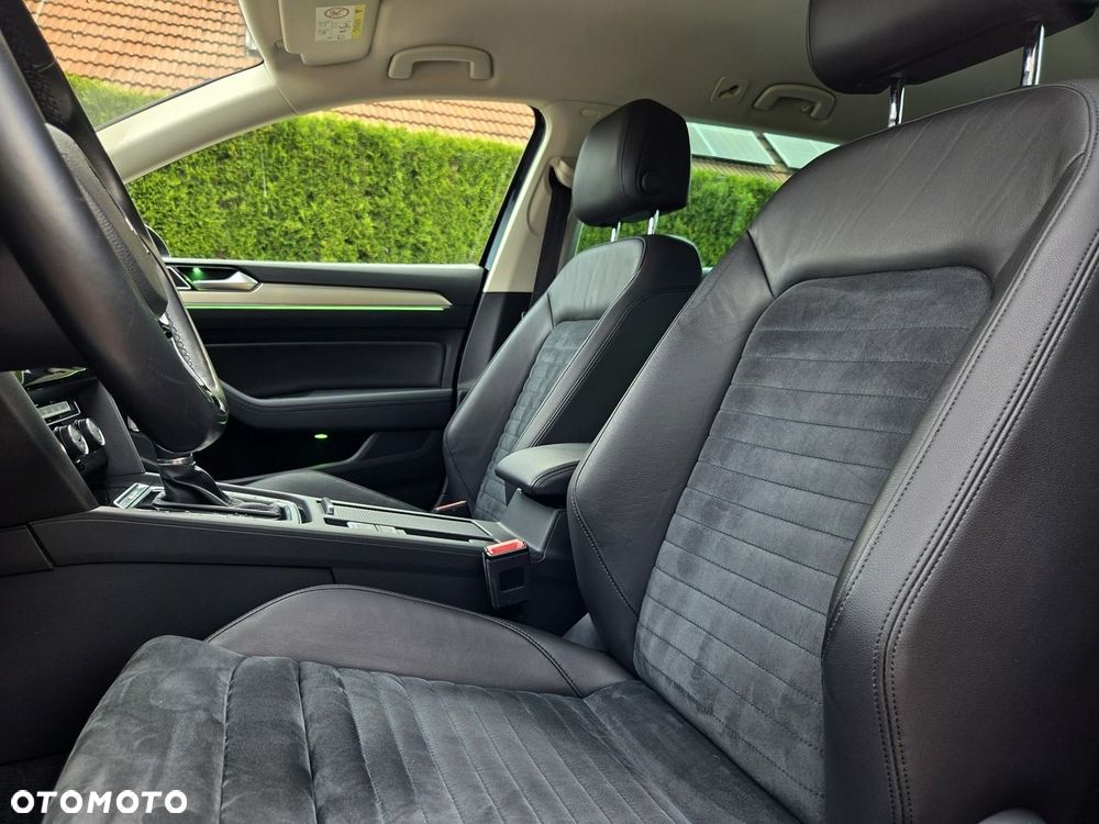 Volkswagen Passat Variant 2.0 TDI SCR 4Motion DSG Elegance - 10