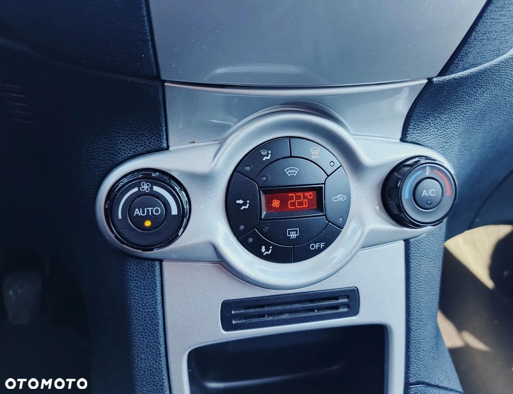 Ford Fiesta 1.4 Titanium - 13