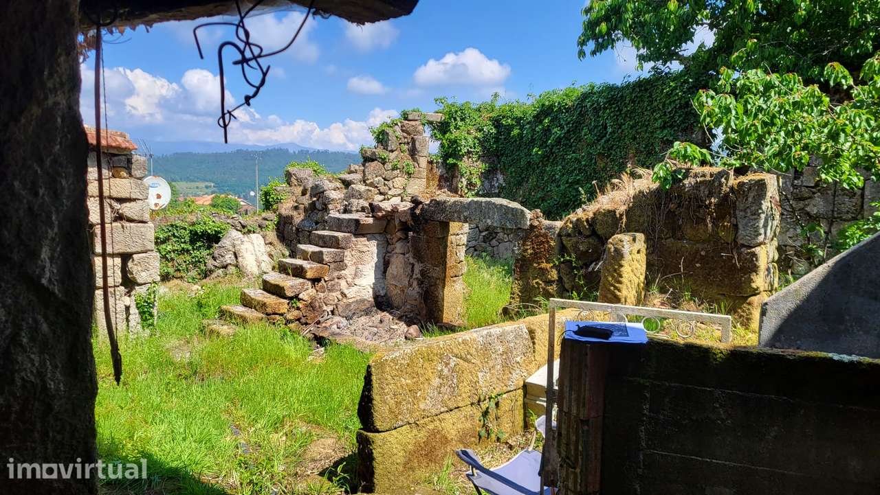 Moradia T3 em pedra para restauro total com lagar antigo. - Grande imagem: 2/23