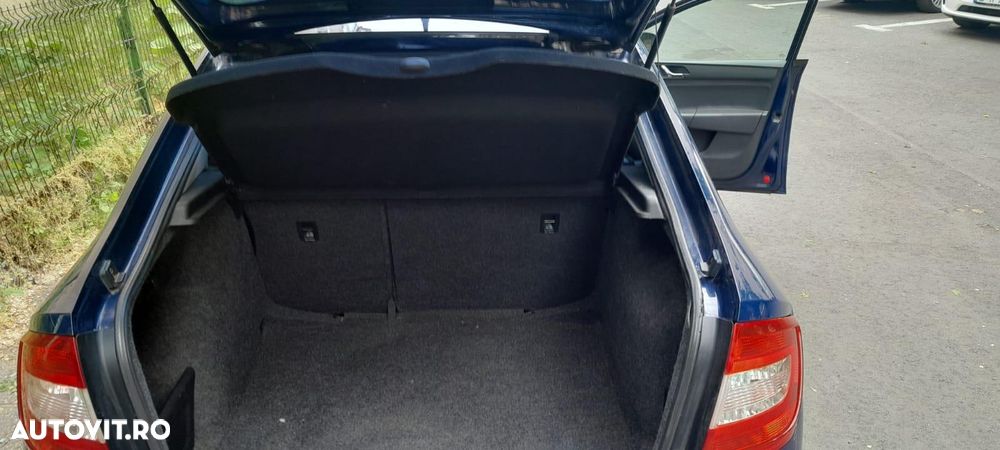 Skoda RAPID 1.2 MPI Active - 9
