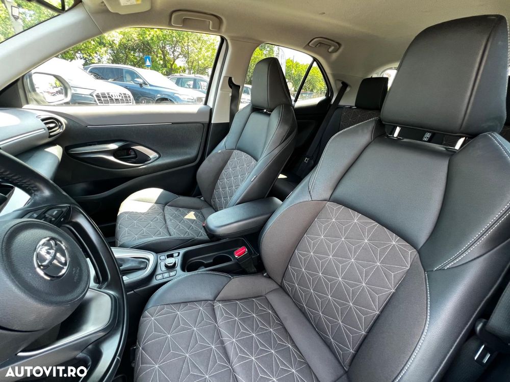 Toyota Yaris Cross - 12