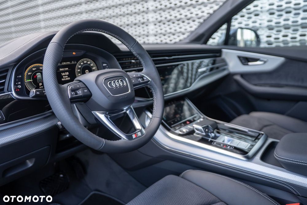Audi Q7 60 TFSI e PHEV Quattro S Line Tiptr - 14