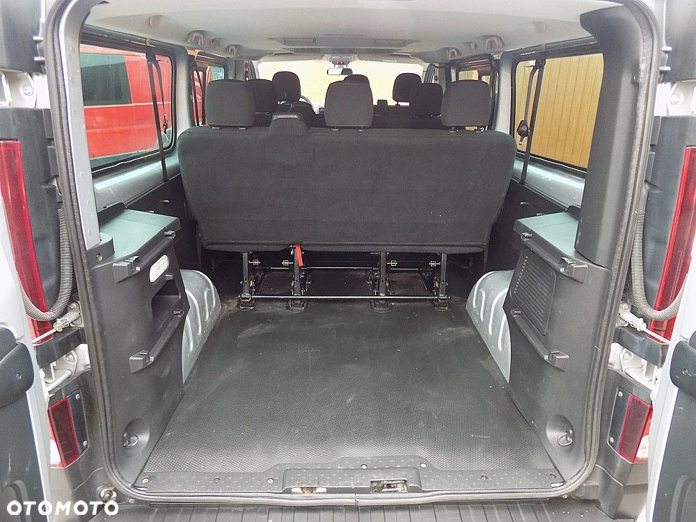 Opel Vivaro L2H1 2,9t Elegance Business - 22