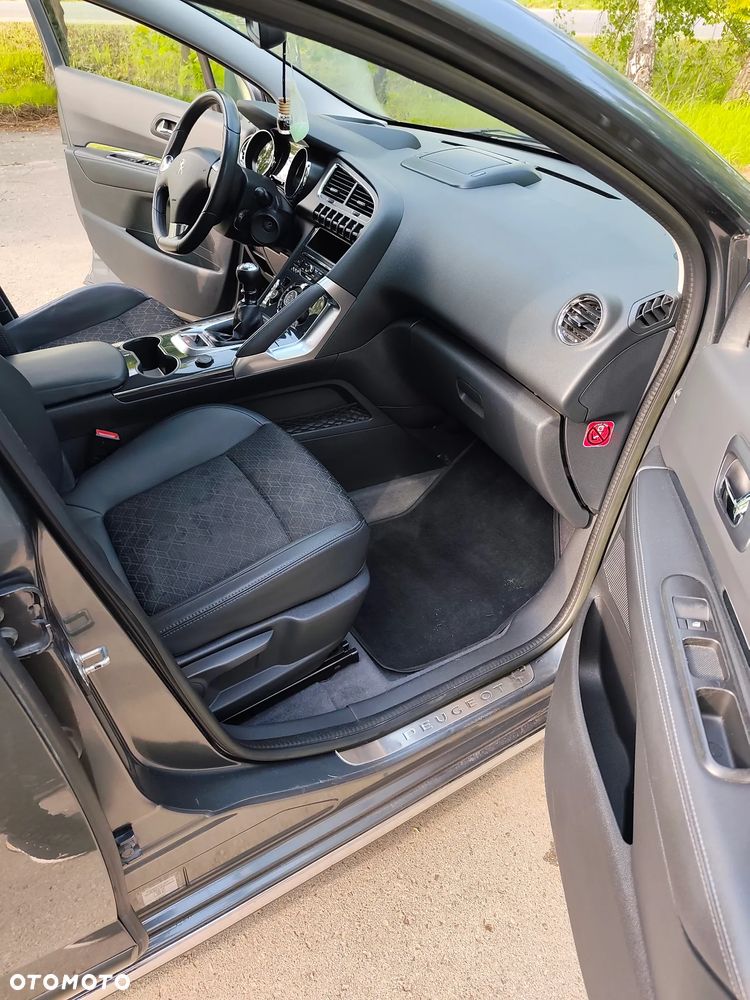 Peugeot 3008 HDi 150 Allure - 11