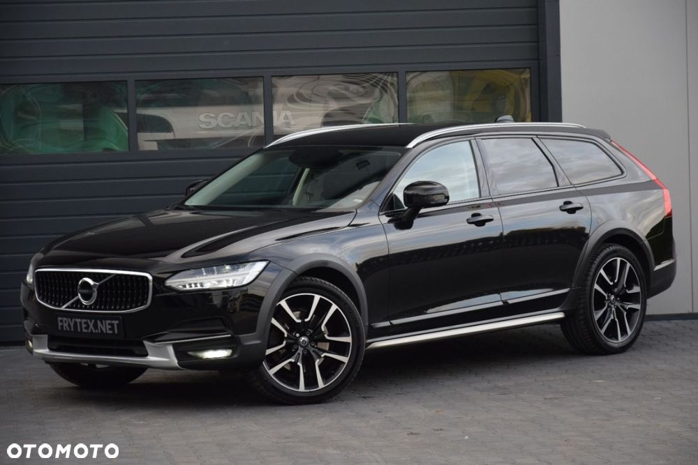 Volvo V90 Cross Country - 1