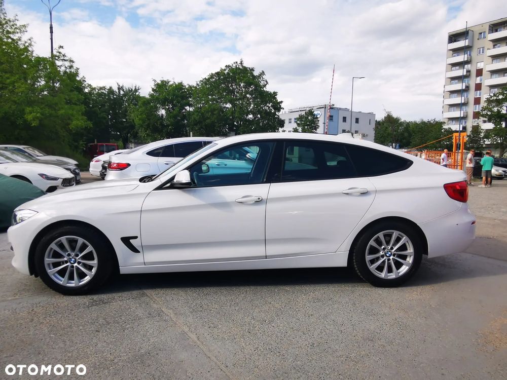BMW 3GT 320i GPF xDrive Advantage - 18