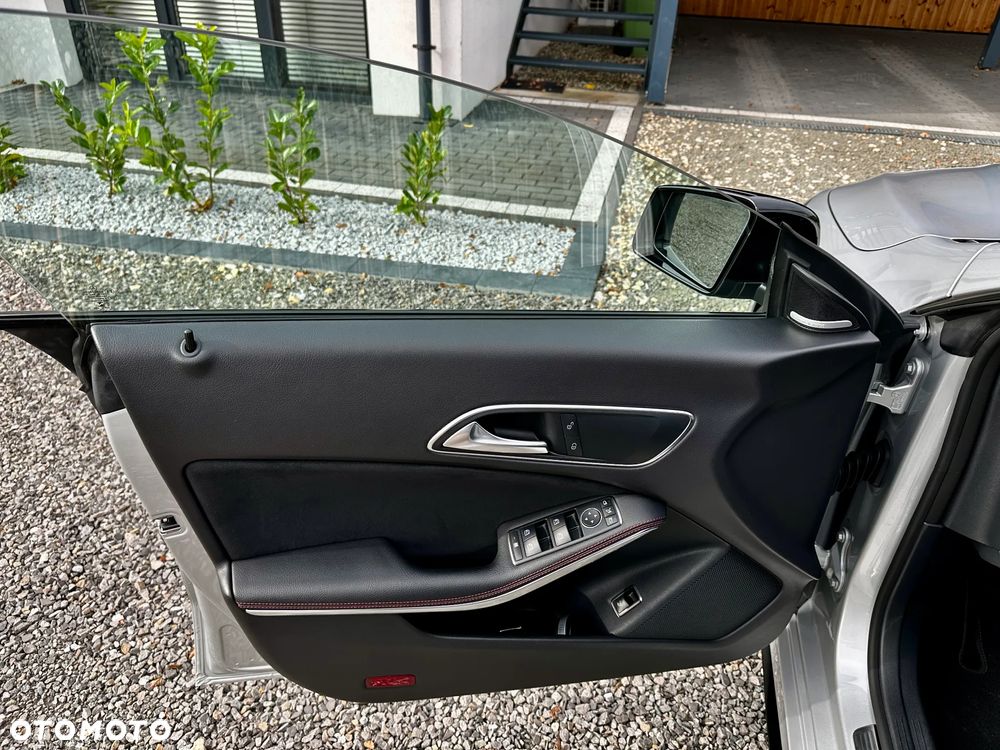 Mercedes-Benz CLA 45 AMG 4-Matic - 14