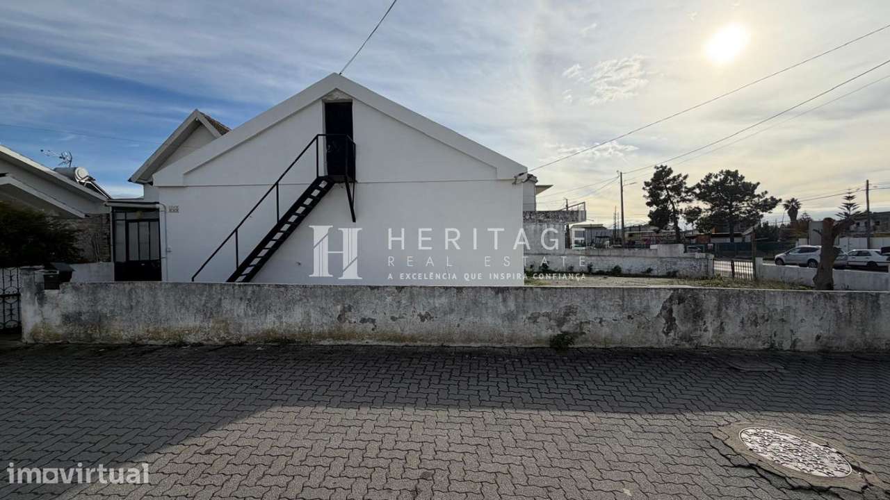 Moradia T2 a necessitar de obras e em fase de legalização - Grande imagem: 5/25
