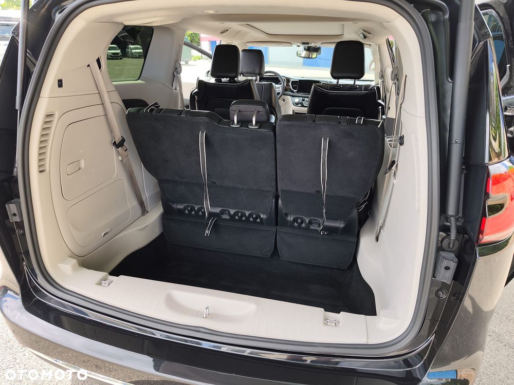 Chrysler Pacifica - 28