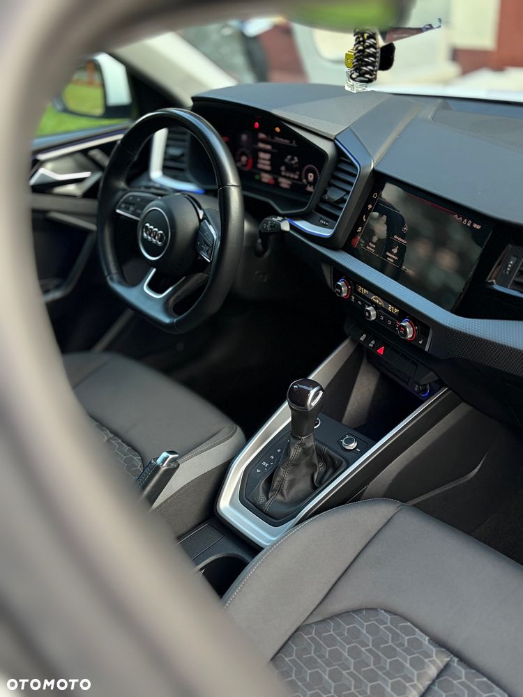 Audi A1 Sportback 30 TFSI S-Line S-tronic - 2