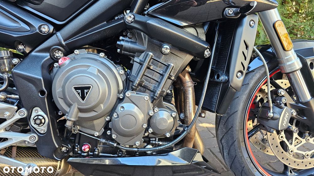 Triumph Street Triple - 4
