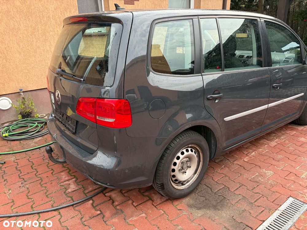 Volkswagen Touran - 3