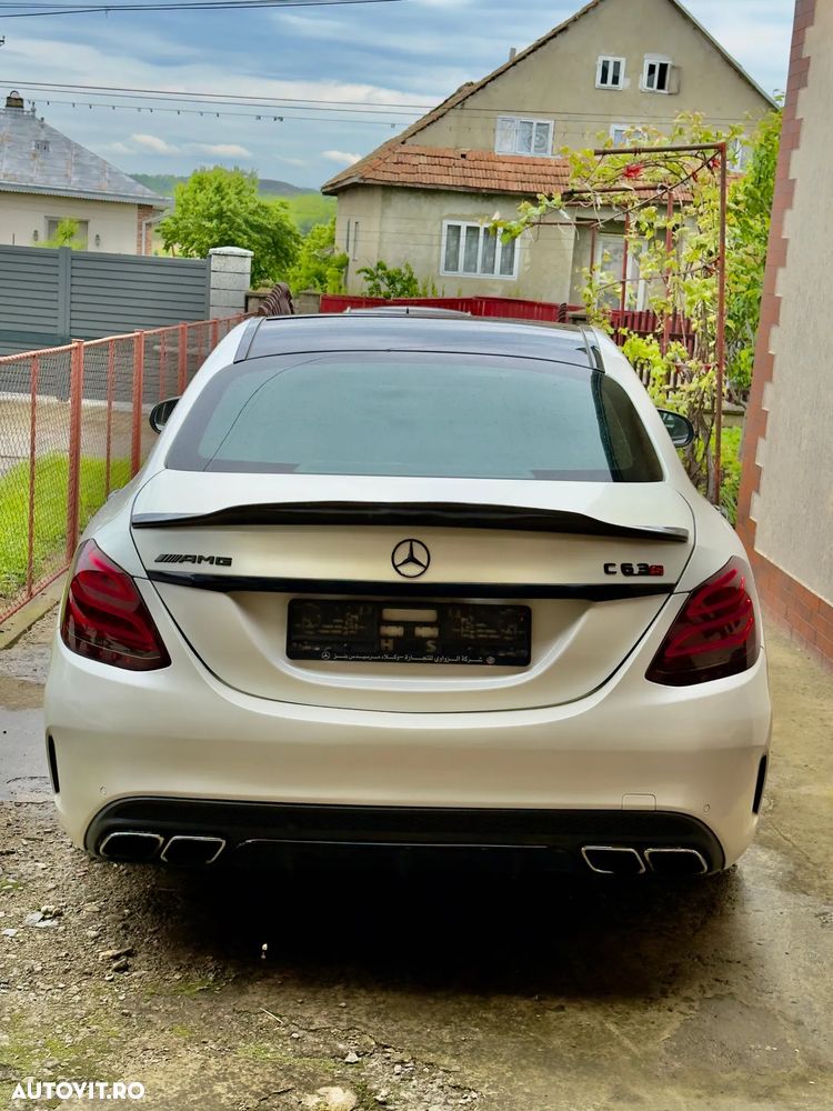 Mercedes-Benz C 63 AMG - 3