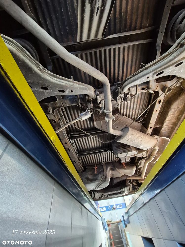 Volkswagen Caravelle GL - 31