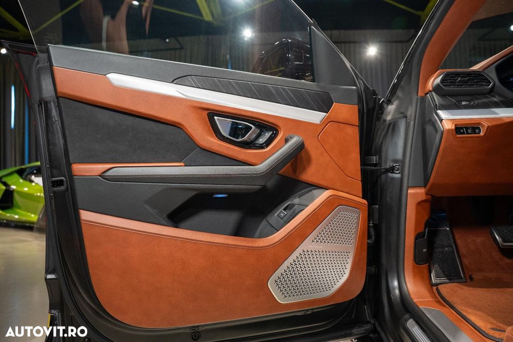 Lamborghini URUS - 25