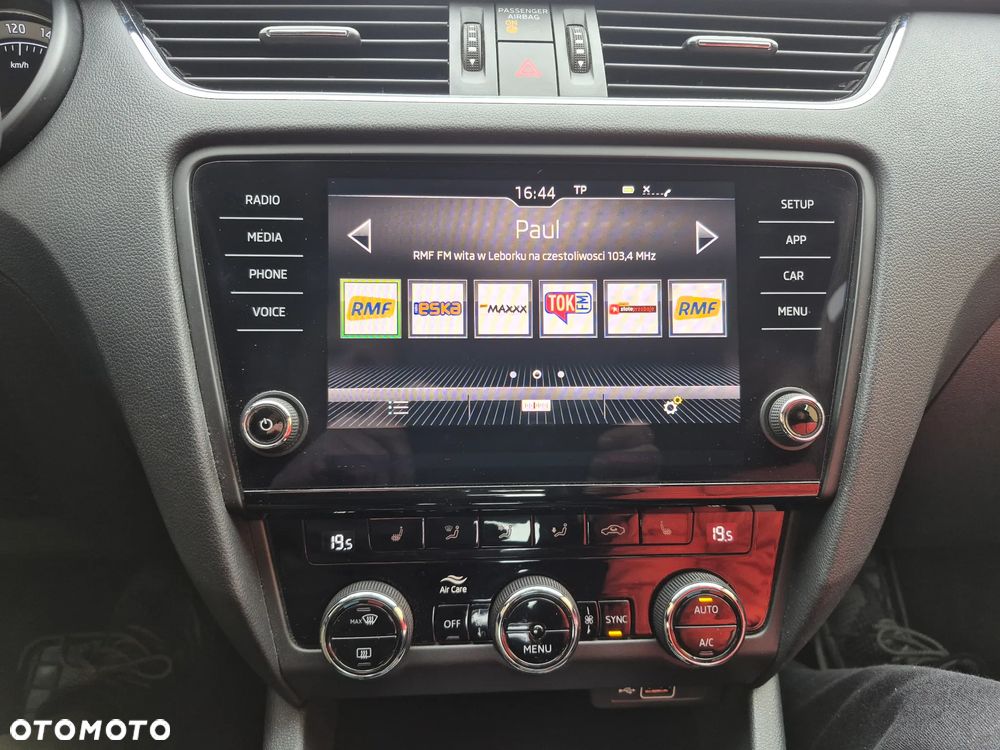 Skoda Octavia 1.6 TDI SCR Clever DSG - 4