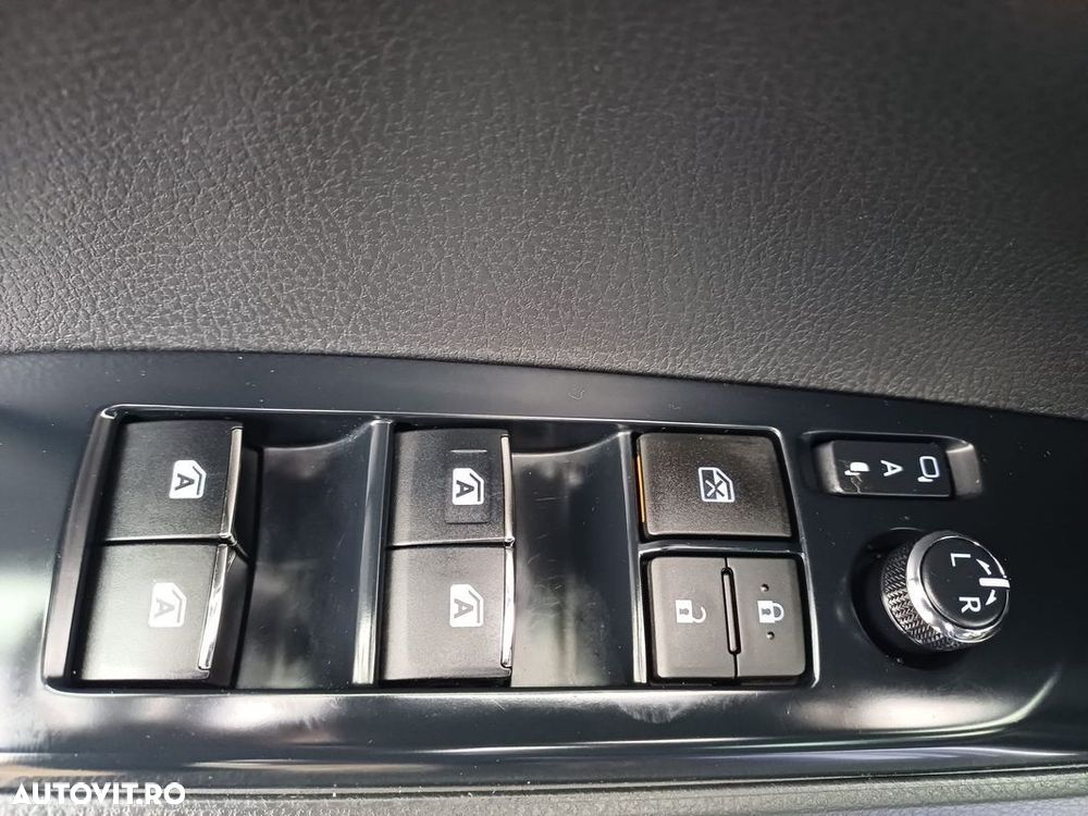 Toyota Camry - 13