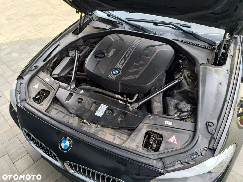 BMW Seria 5 520d xDrive - 39