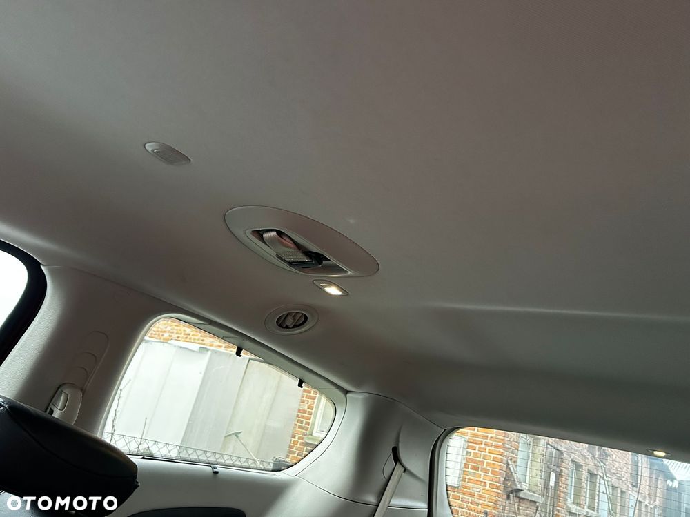 Chrysler Pacifica - 20