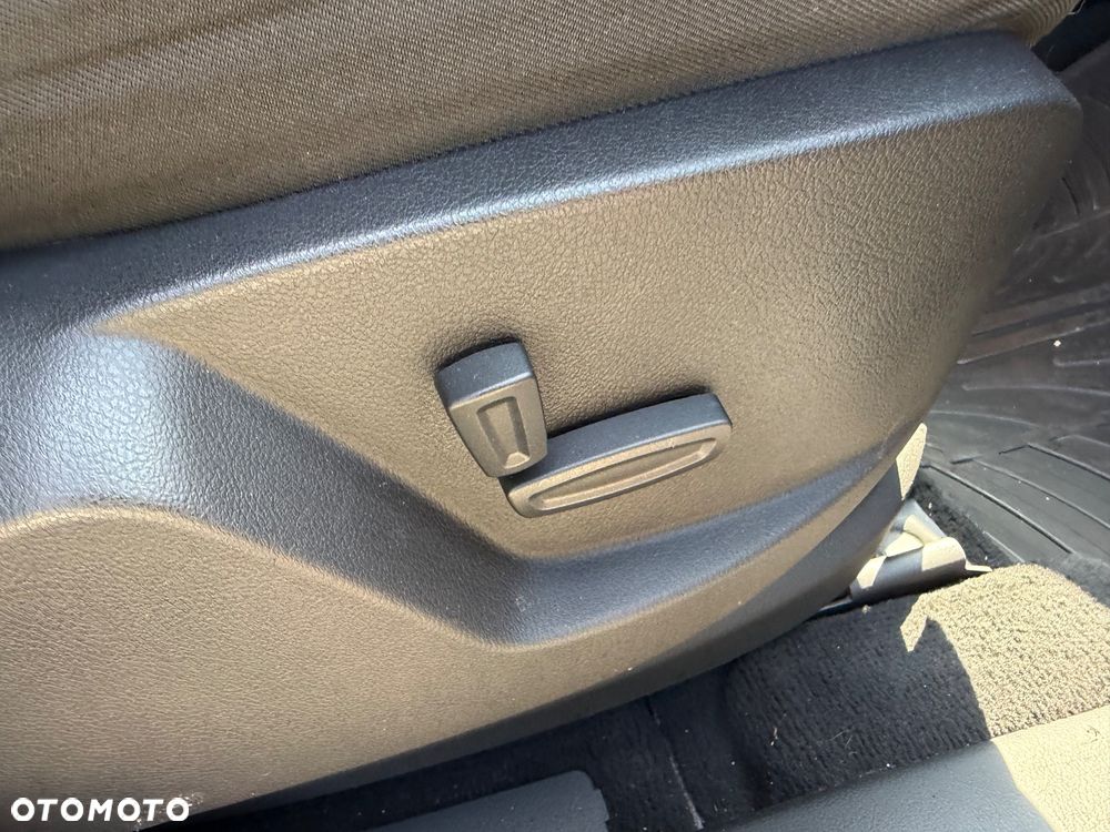 Ford S-Max 2.0 TDCi DPF Titanium X - 29