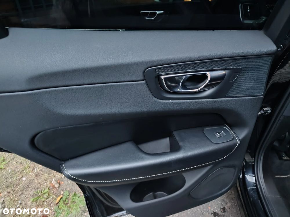 Volvo XC 60 D3 Drive-E R-Design Momentum - 36