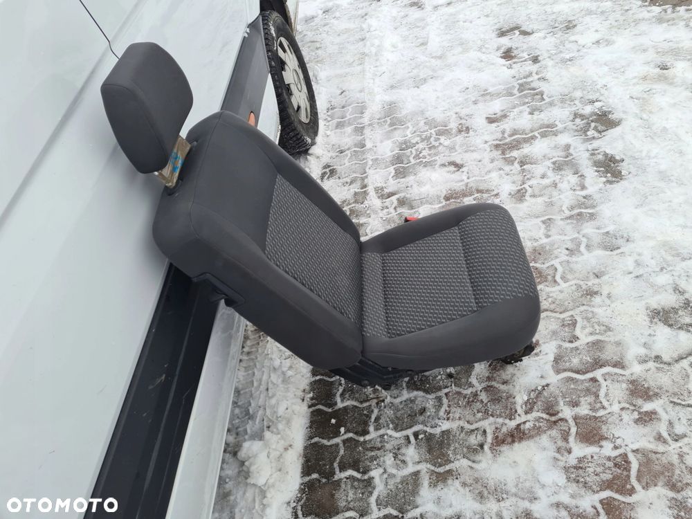 VW T5 LIFT fotel koziołek składany TASAMO - 5