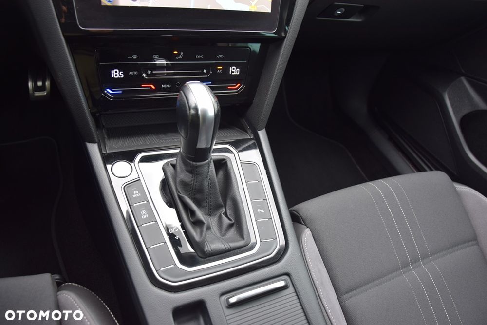 Volkswagen Passat Alltrack 2.0 TDI SCR DSG 4Motion - 22