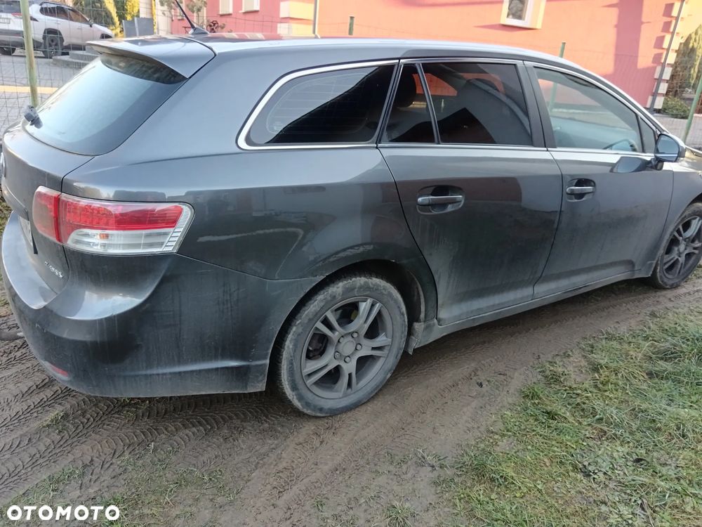 Toyota Avensis 2.0 D-4D Luna - 5