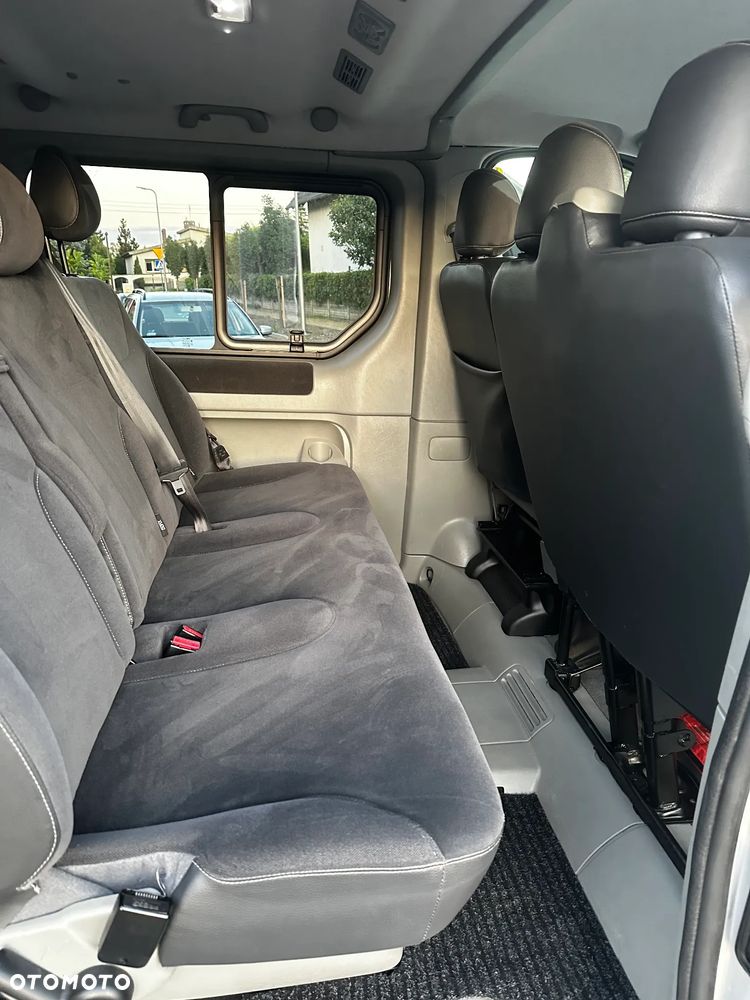 Renault Trafic Grand Passenger Black Edition - 14