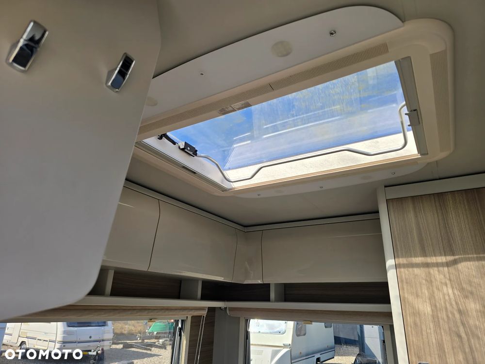Burstner 490 AVERSO HARMONY tapczny salonka hobby przyczepa kempingowa - 18