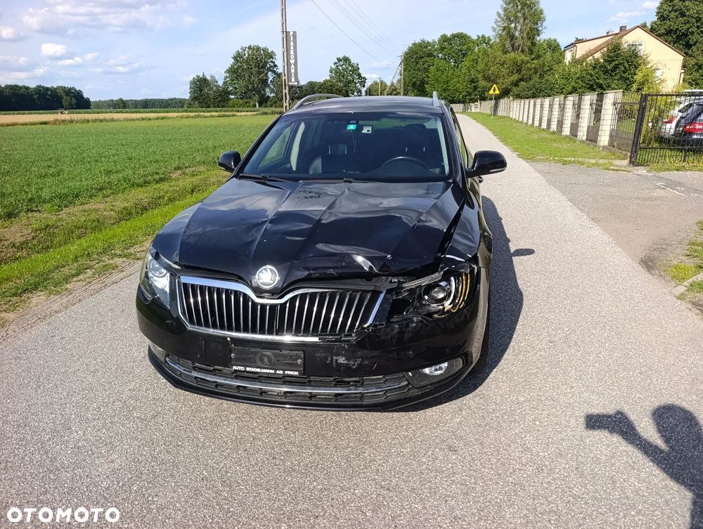 Skoda Superb 2013 photo 2