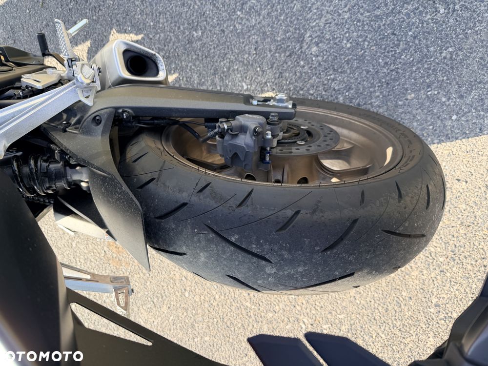 Honda CB - 11