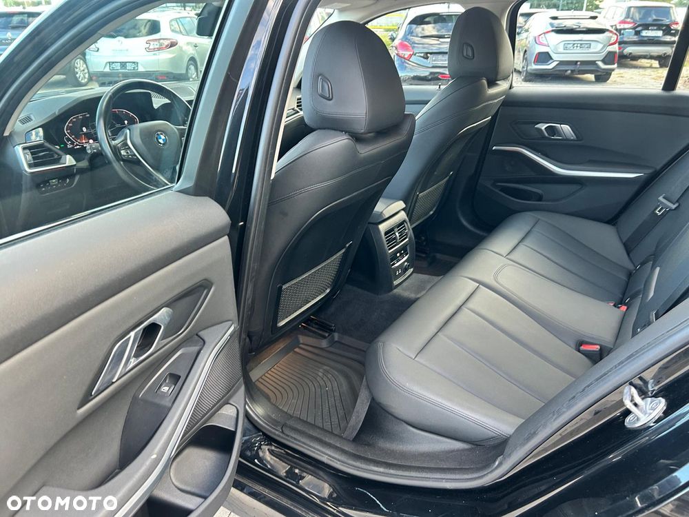 BMW Seria 3 320d xDrive - 20