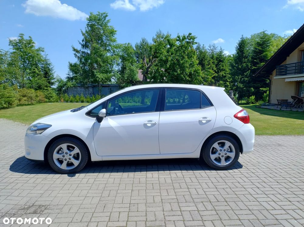 Toyota Auris 1.6 Club - 11