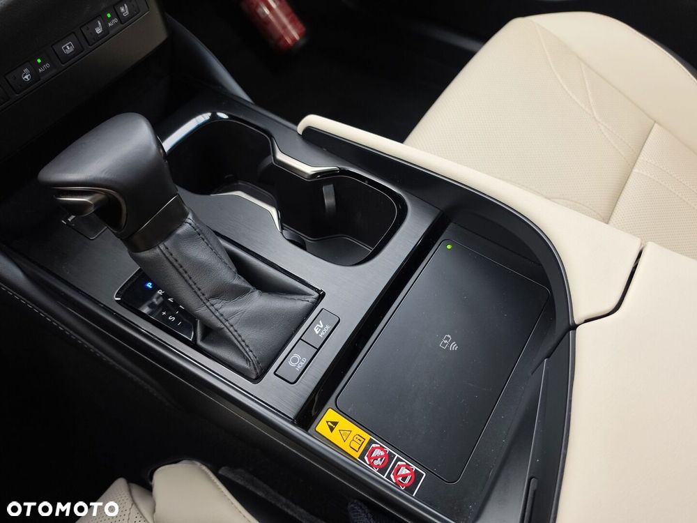 Lexus ES 300h Prestige - 24