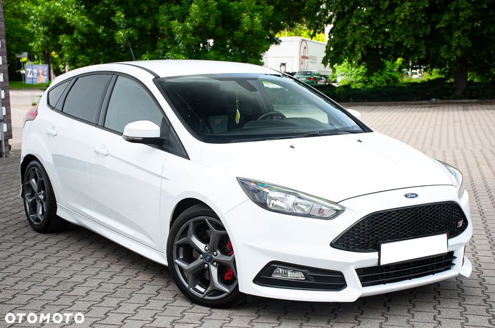 Ford Focus 2.0 TDCi ST mit Leder-Exclusiv-Paket - 6